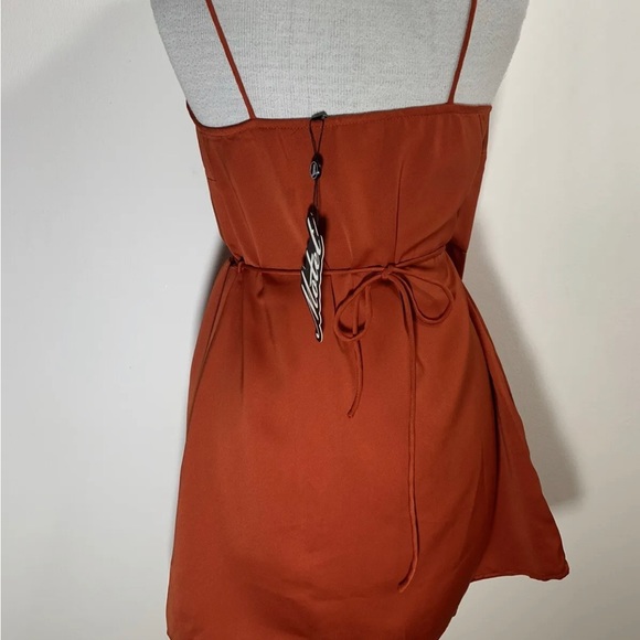 Motel Rocks Red Dress Furia Satin Rust Party Dress V-Neck Wrap Size XS UK 8 - Picture 7 of 8